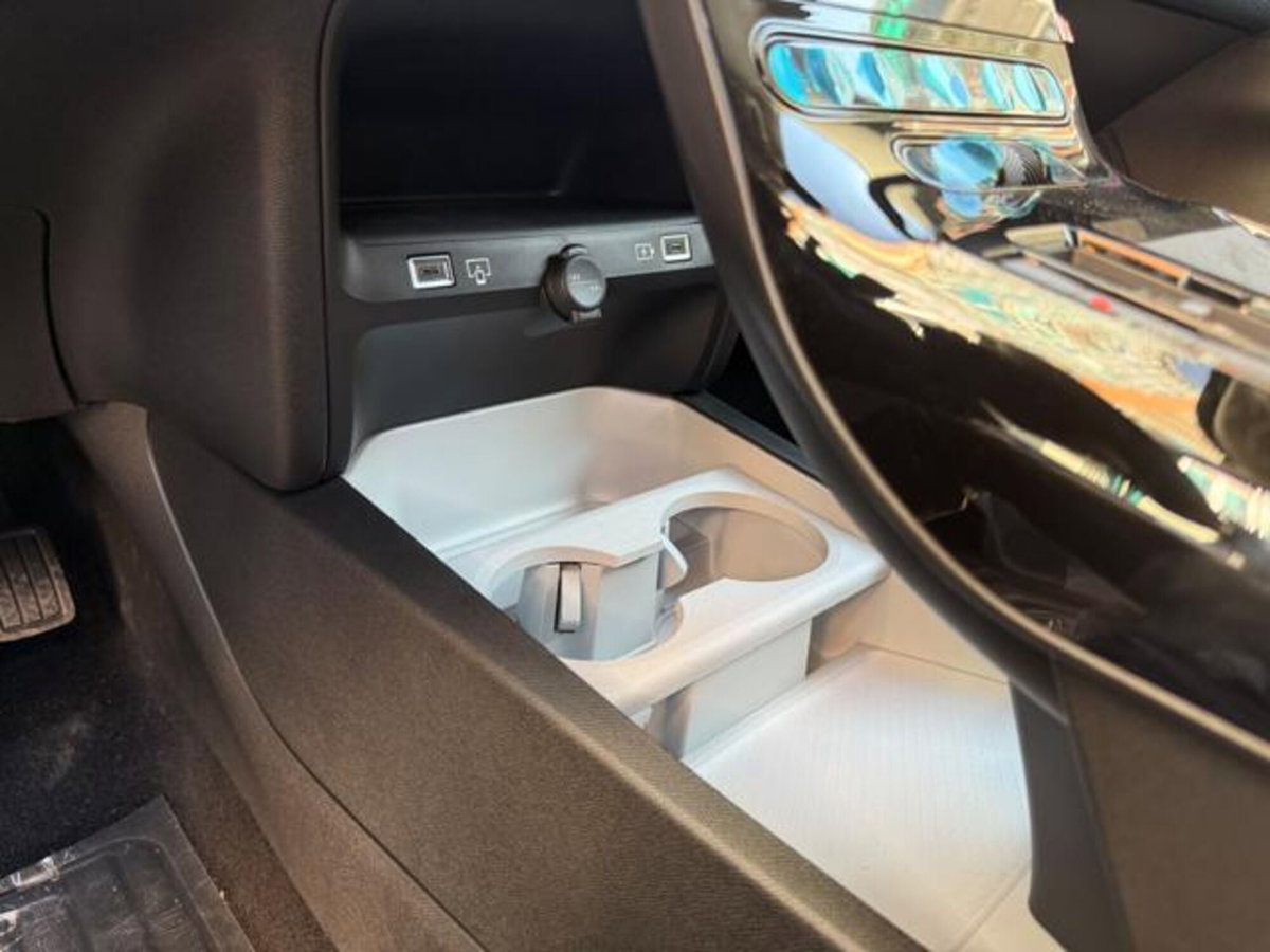 Citroen C5 Aircross 1.2 hybrid Plus 136cv e-dcs6 (17)