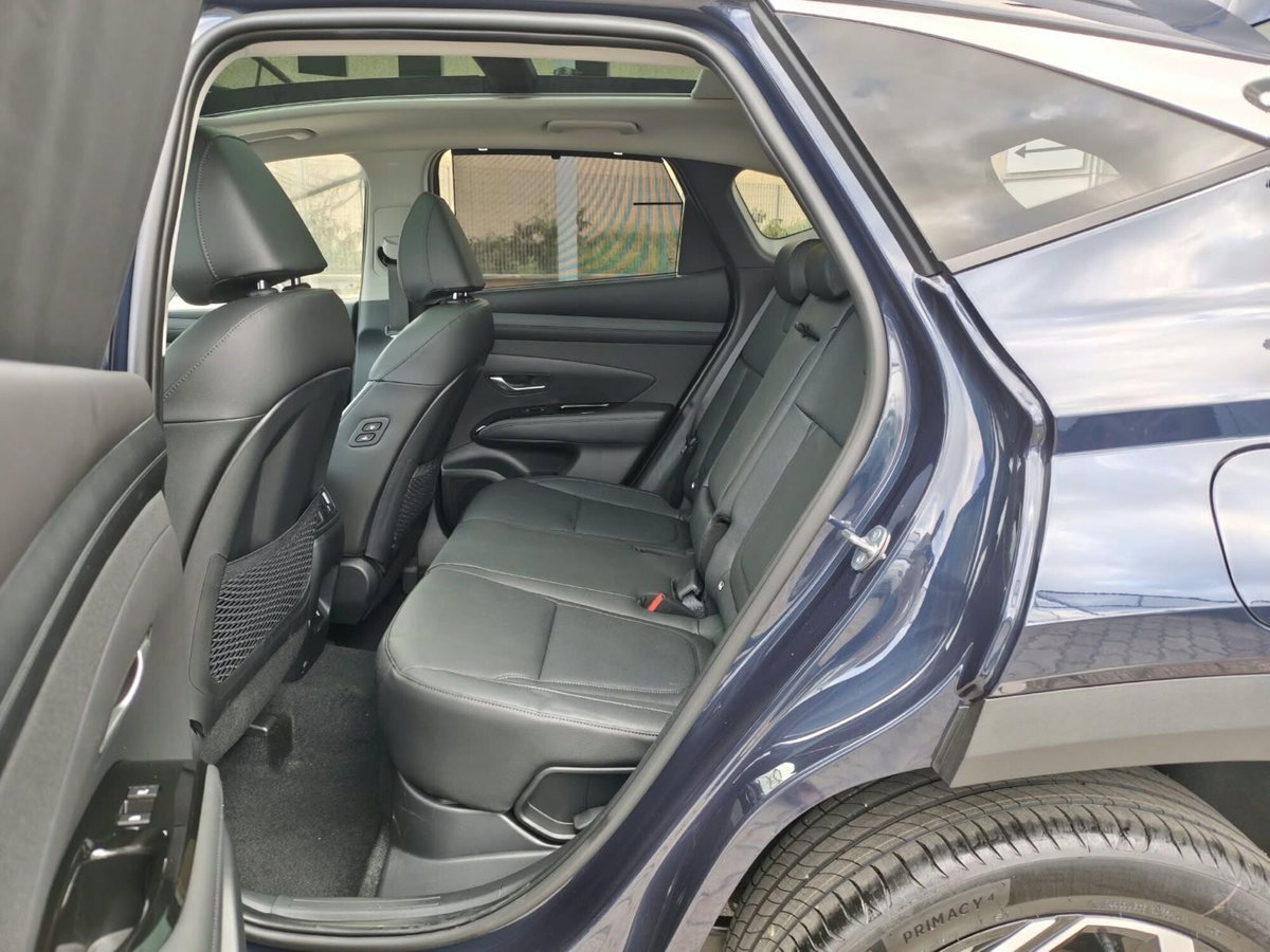 Hyundai Tucson 1.6 hev Exellence 4wd 239cv auto (12)