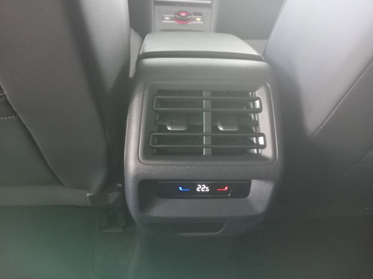 Volkswagen Tiguan Allspace 2.0 TDI SCR DSG 4MOTION Life (11)