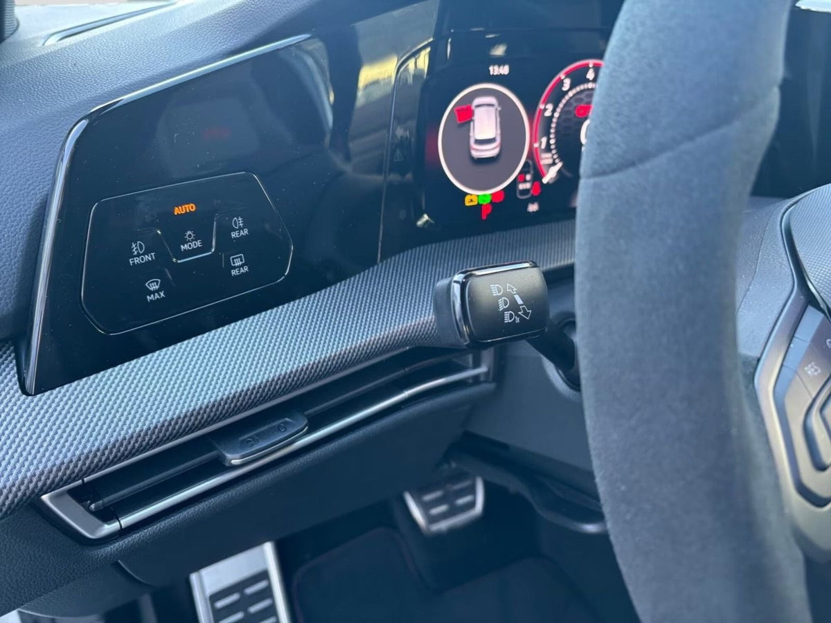 Volkswagen Golf GTI Clubsport 2.0 TSI DSG 5p. BlueMotion Technology (9)