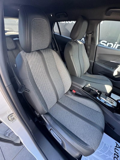 Peugeot 2008 1.2 hybrid Allure 145cv e-dcs6 (11)