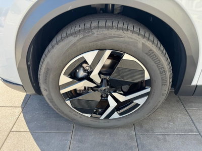 Peugeot 2008 1.2 hybrid Allure 145cv e-dcs6 (7)