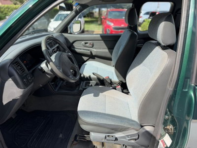 Mitsubishi L200 2.5 TDI 4WD Club Cab Pick-up GL (12)