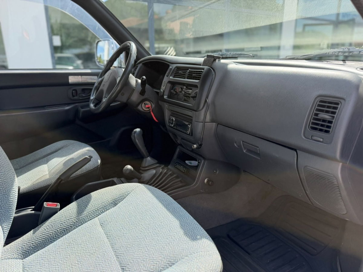 Mitsubishi L200 2.5 TDI 4WD Club Cab Pick-up GL (14)