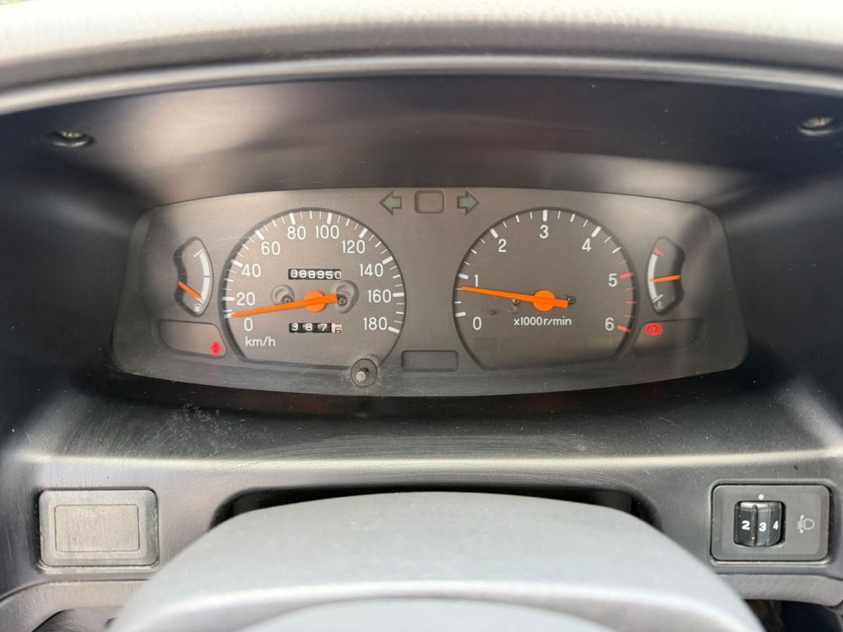 Mitsubishi L200 2.5 TDI 4WD Club Cab Pick-up GL (16)