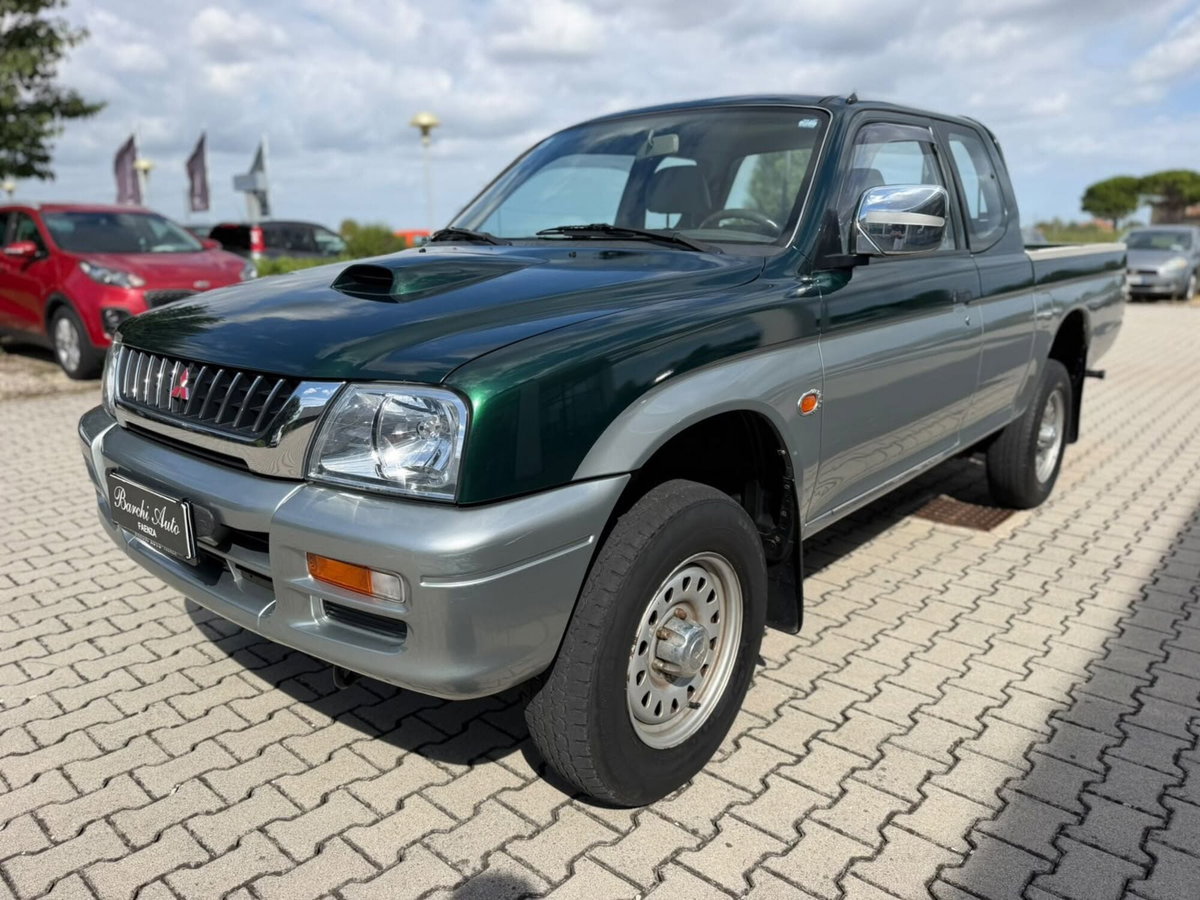 Mitsubishi L200 2.5 TDI 4WD Club Cab Pick-up GL (2)
