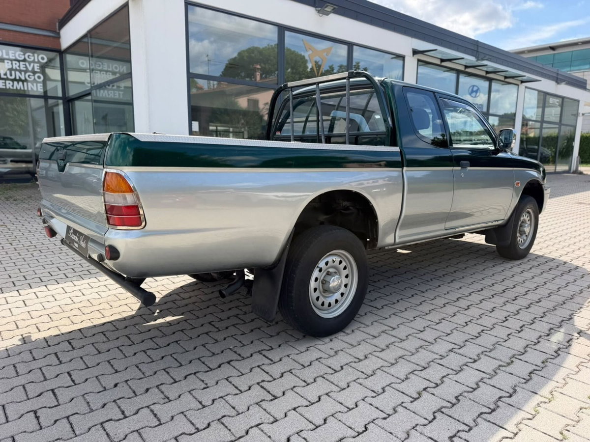 Mitsubishi L200 2.5 TDI 4WD Club Cab Pick-up GL (5)