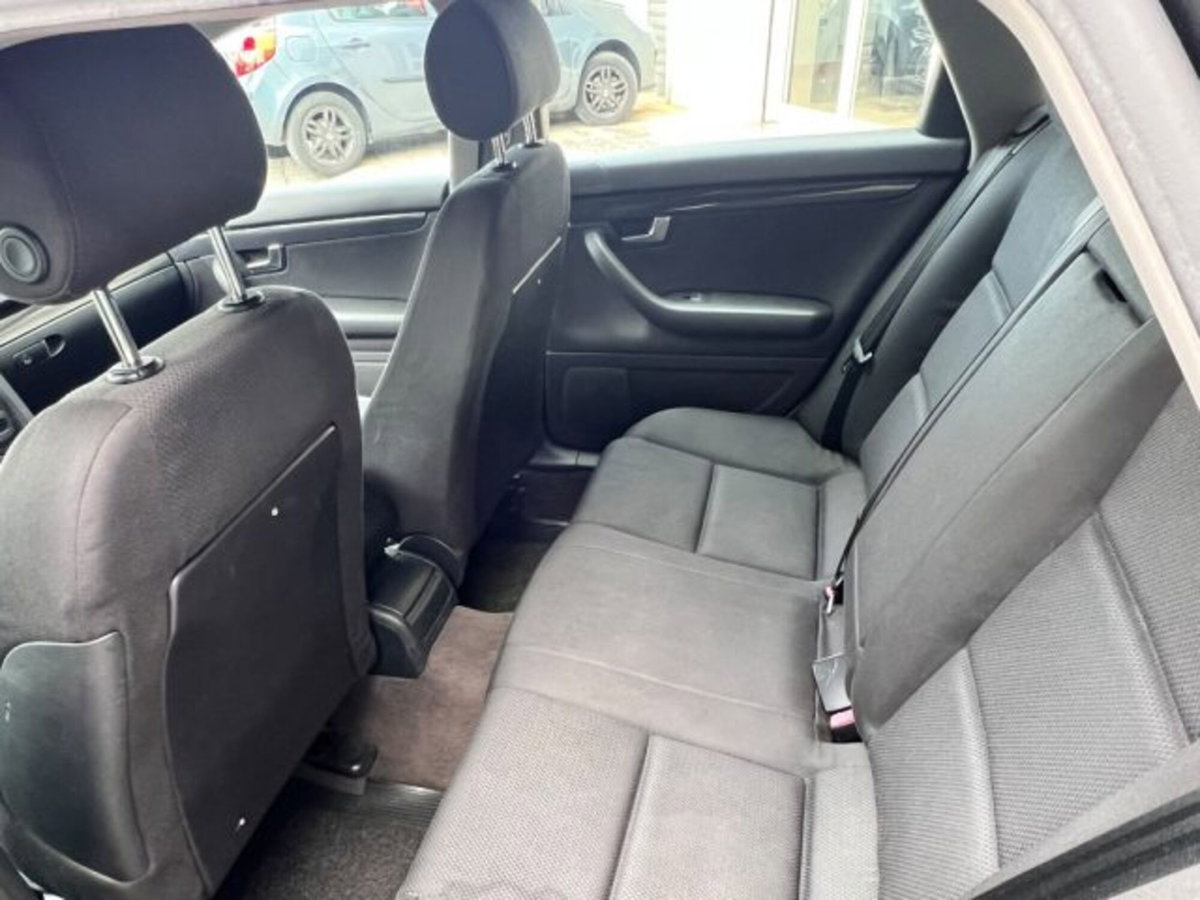 Audi A4 Avant 1.9 TDI/130 CV cat (11)