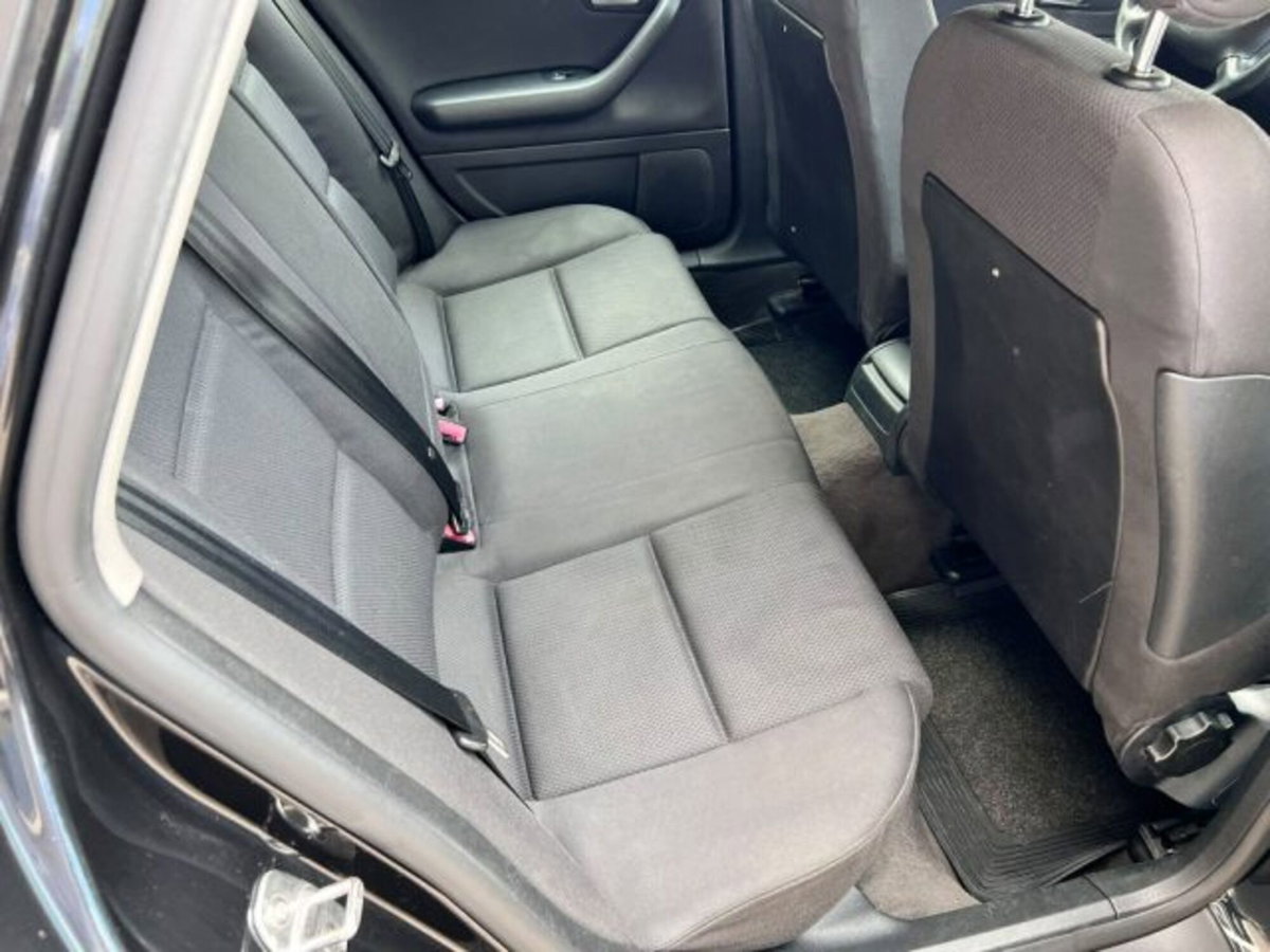 Audi A4 Avant 1.9 TDI/130 CV cat (12)
