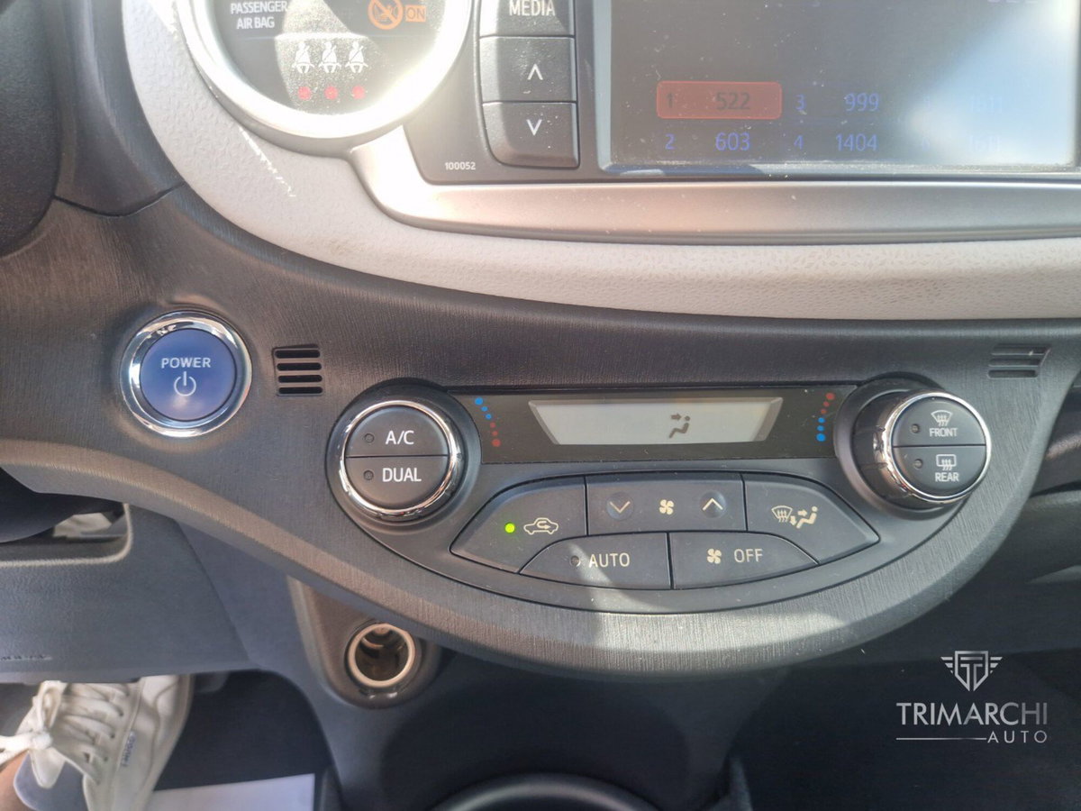 Toyota Yaris 1.5 Hybrid 5 porte Energy (9)