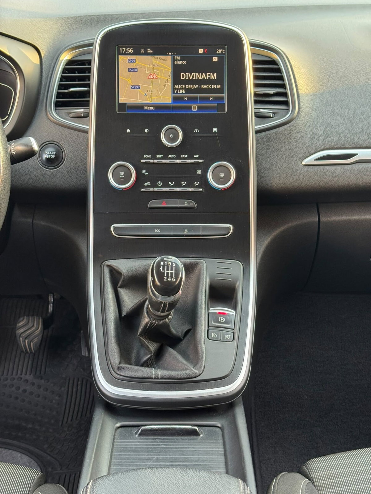 Renault Scénic 1.5 dci energy Zen 110cv (13)