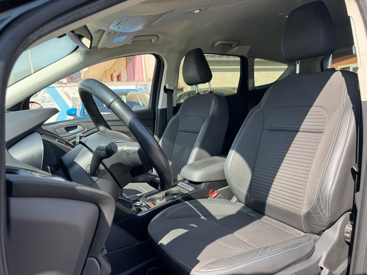Ford Kuga 1.5 TDCI 120 CV S&S 2WD Titanium Business (6)