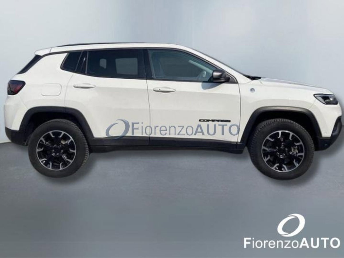 Jeep Compass 1.3 turbo t4 phev Trailhawk 4xe auto (3)