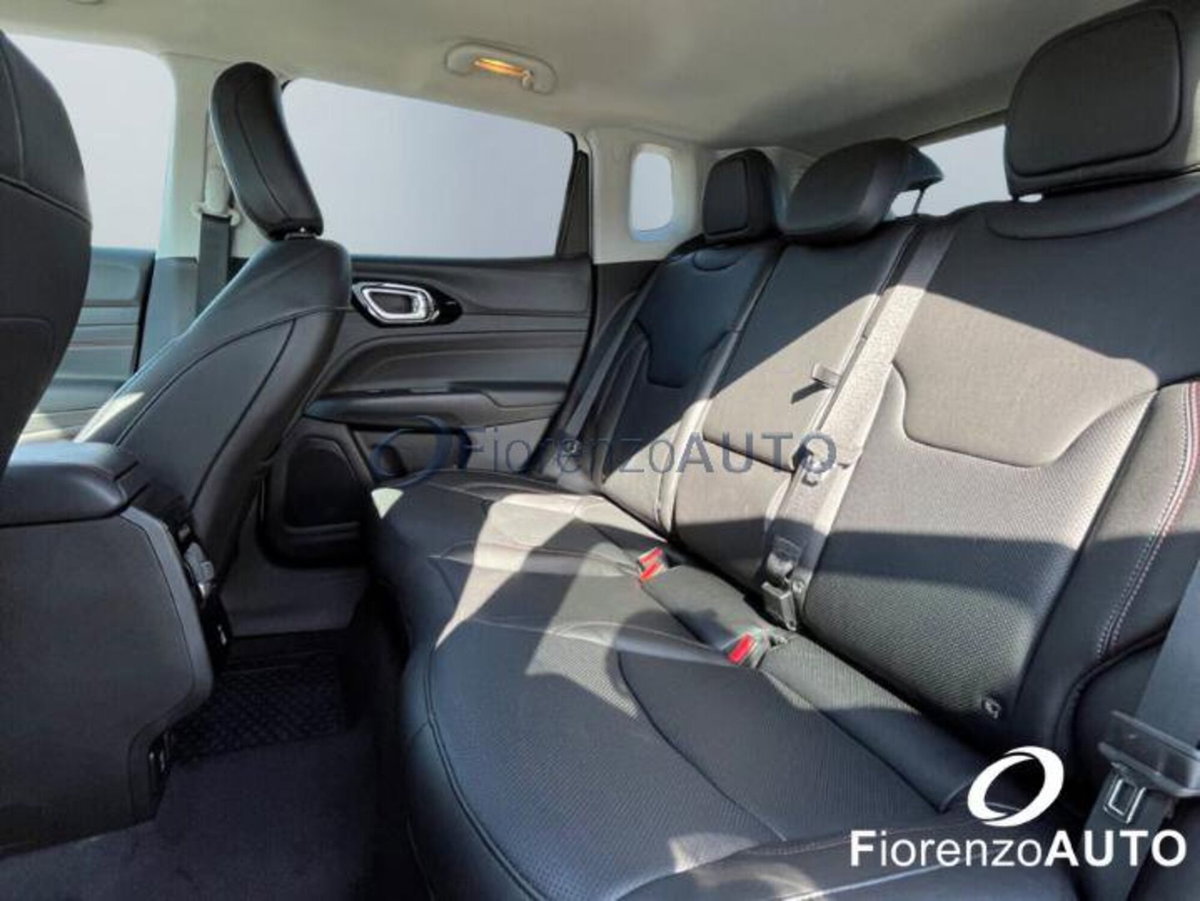 Jeep Compass 1.3 turbo t4 phev Trailhawk 4xe auto (6)