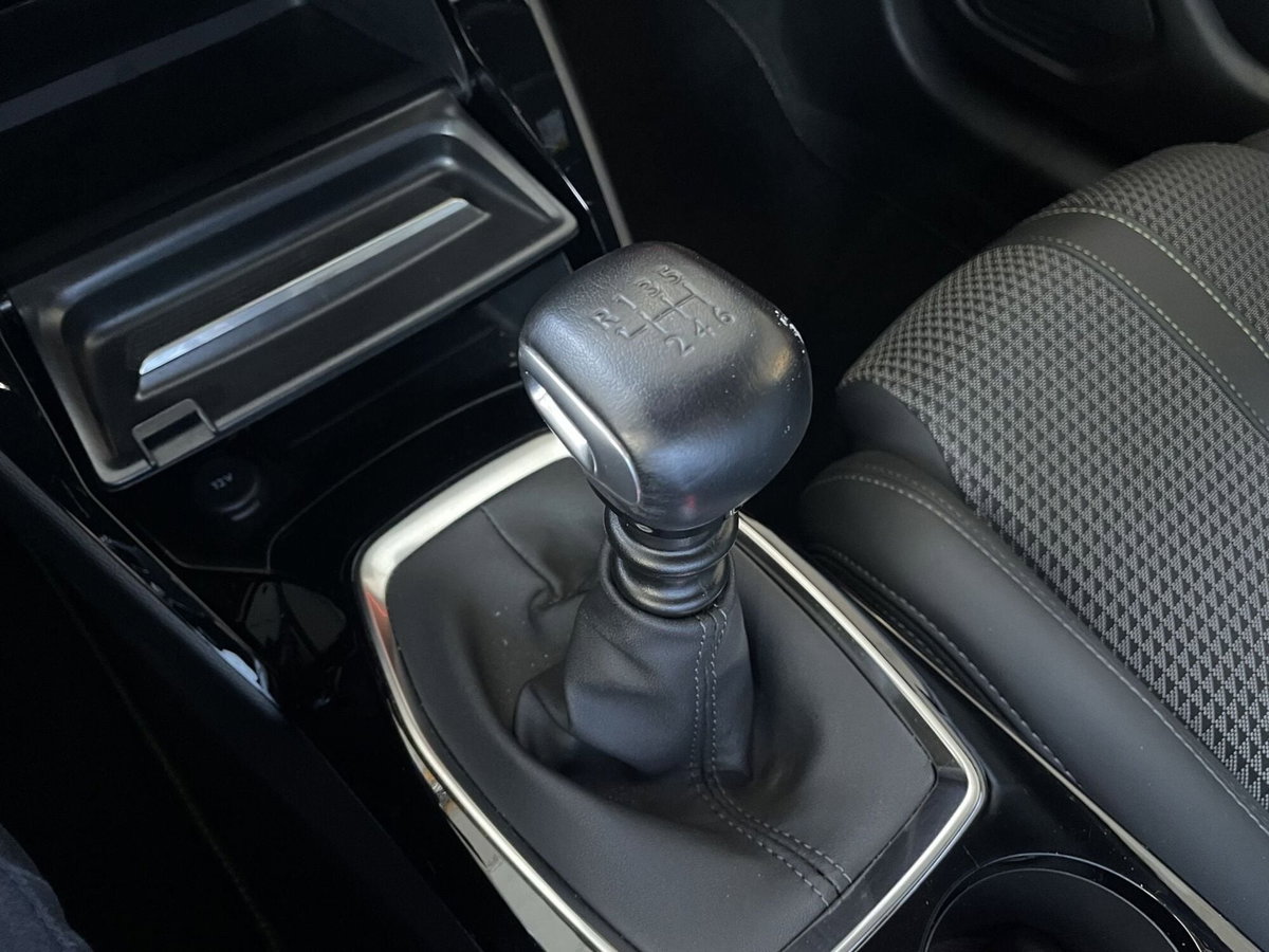 Peugeot 208 PureTech 100 Stop&Start 5 porte GT (16)