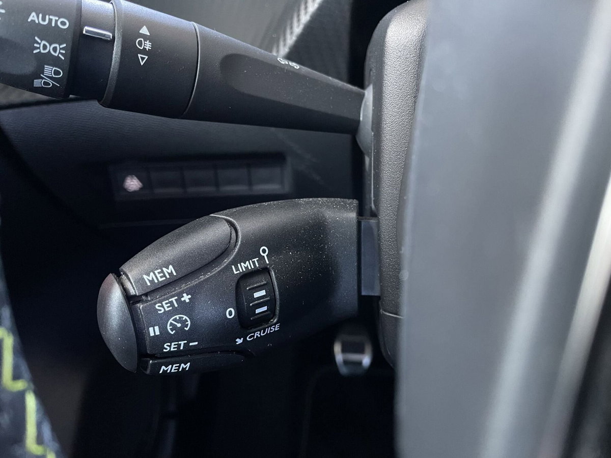 Peugeot 208 PureTech 100 Stop&Start 5 porte GT (17)