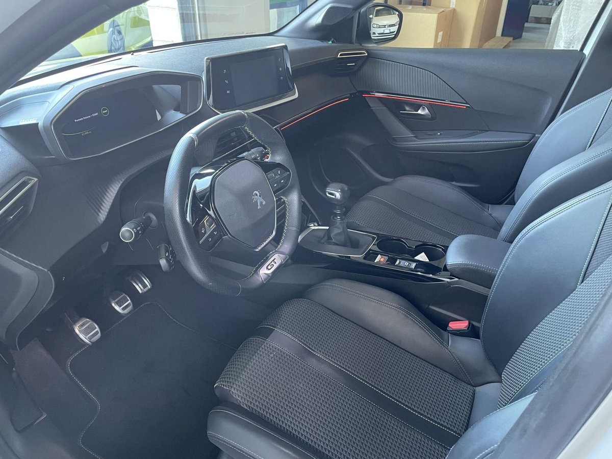 Peugeot 208 PureTech 100 Stop&Start 5 porte GT (8)
