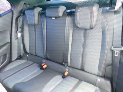 Peugeot 2008 54 kWh Allure (14)