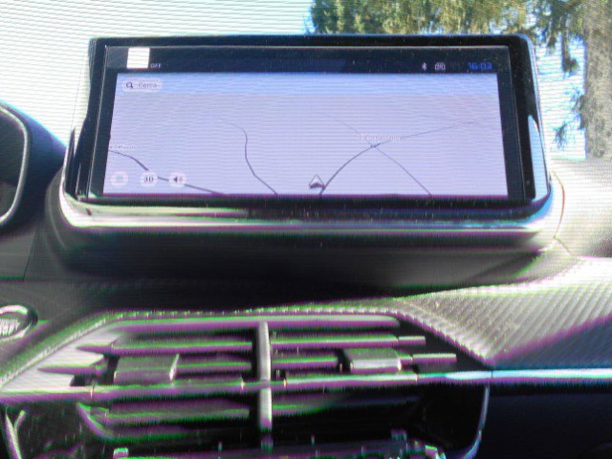 Peugeot 2008 54 kWh Allure (4)