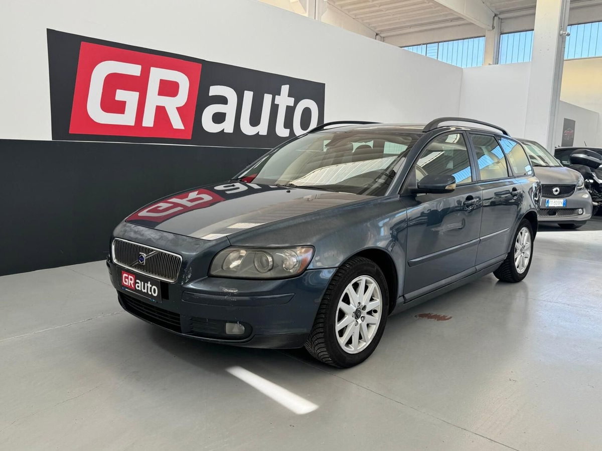 Volvo V50 2.0 D cat Summum (2)