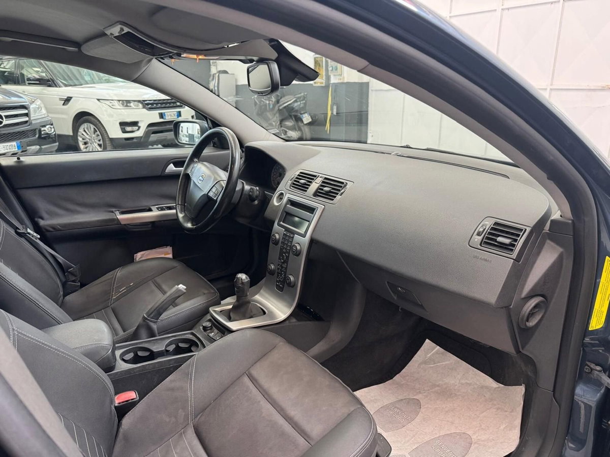 Volvo V50 2.0 D cat Summum (6)