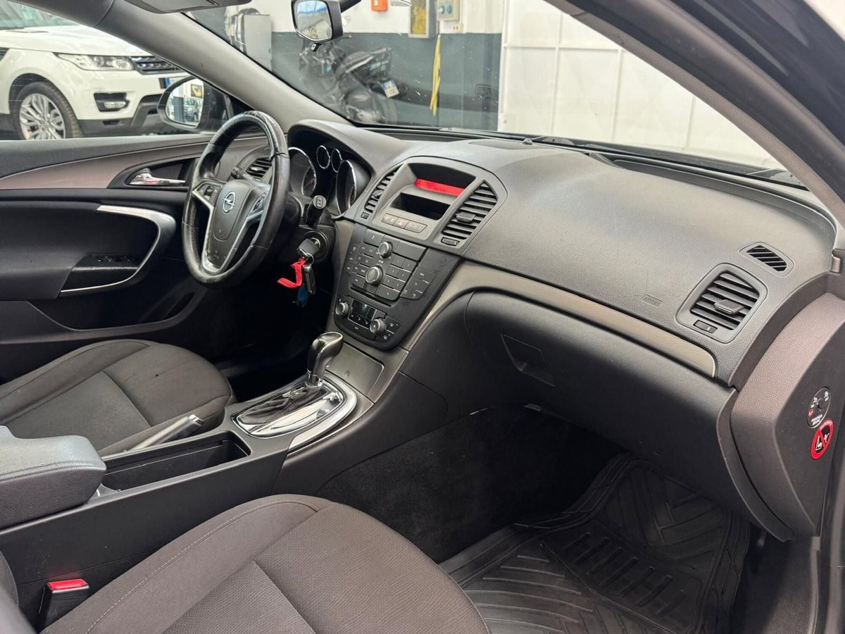 Opel Insignia Station Wagon CDTI 160CV Sports Cosmo (6)