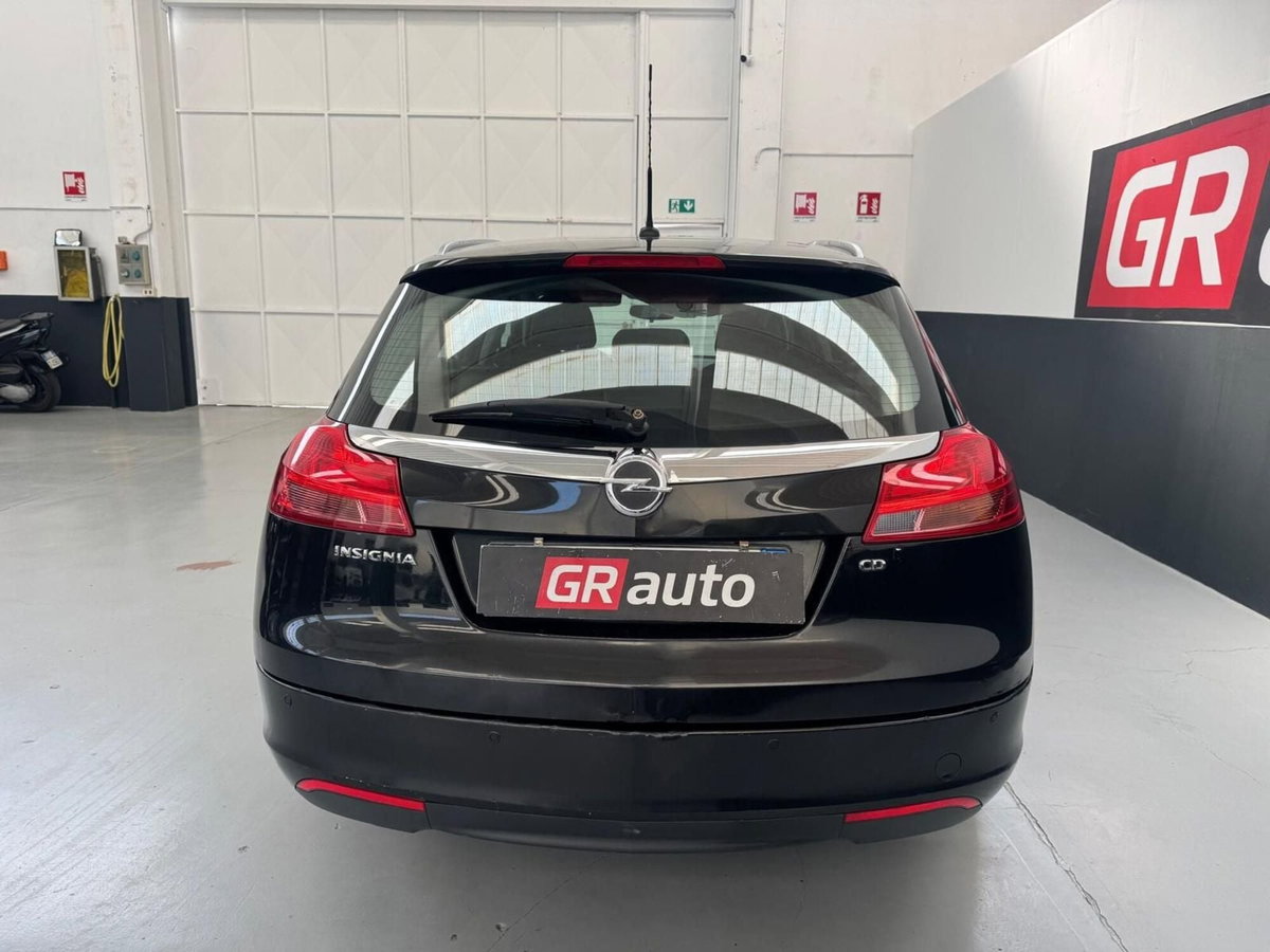 Opel Insignia Station Wagon CDTI 160CV Sports Cosmo (9)