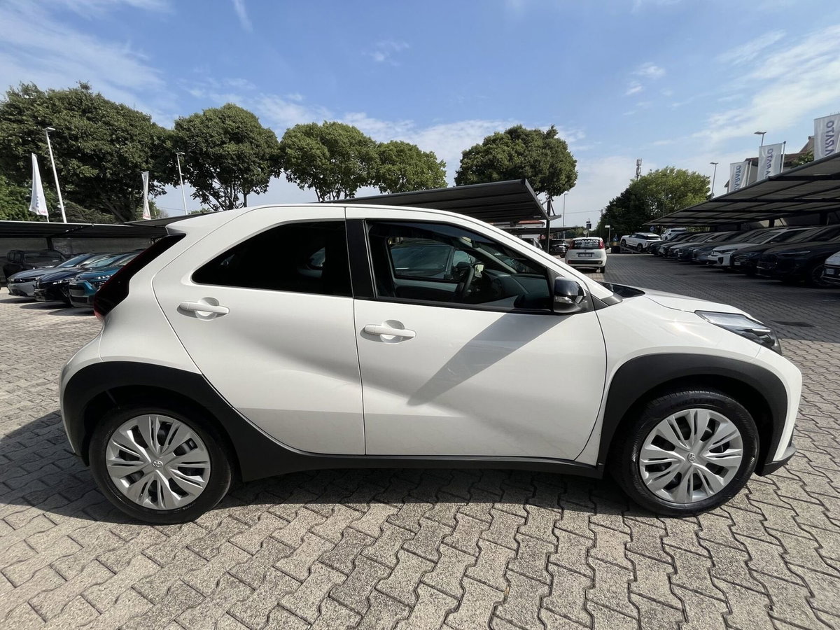 Toyota Aygo X 1.5 hybrid e-cvt (4)