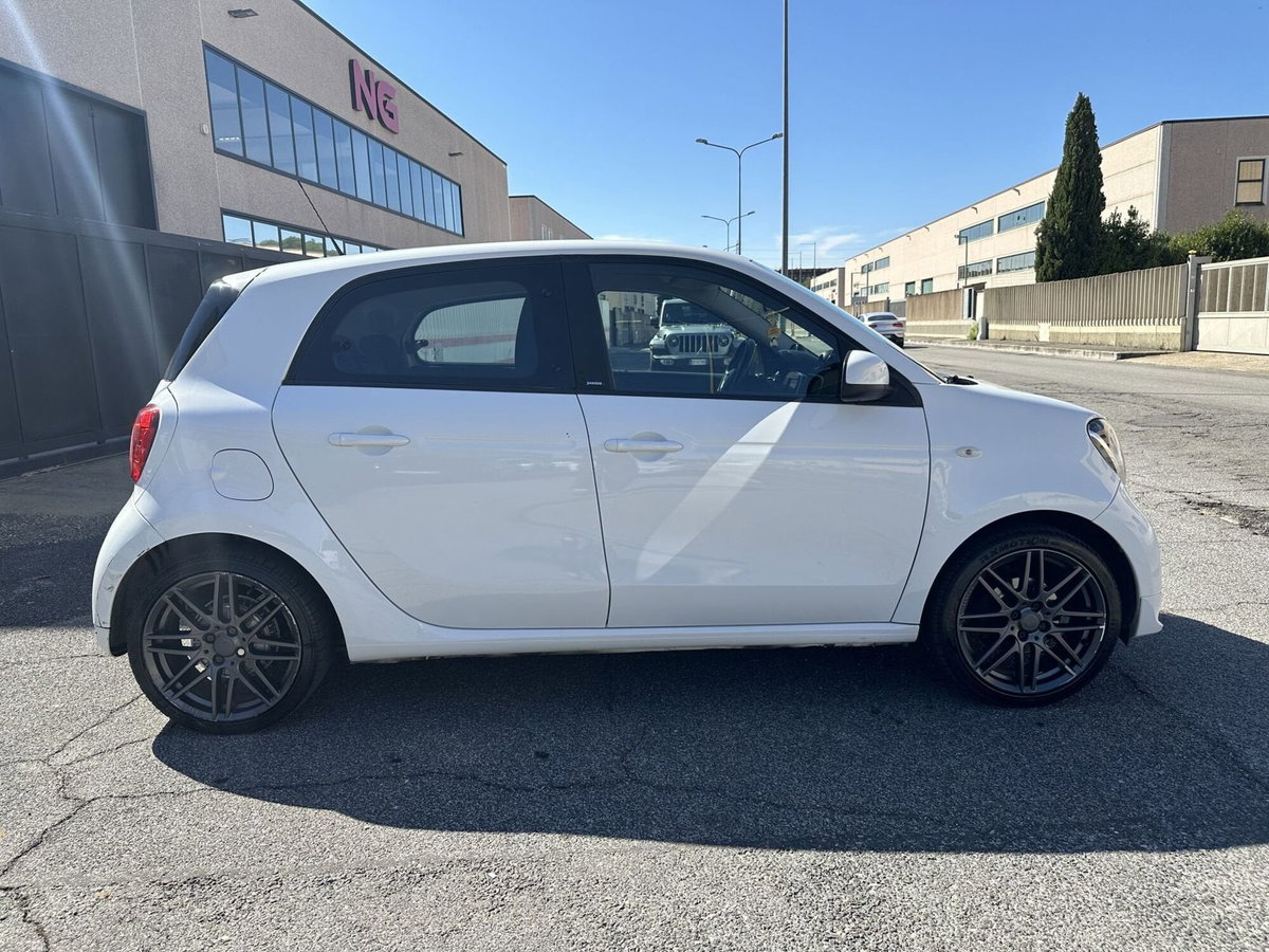 smart forfour forfour 70 1.0 twinamic Brabus Style (7)