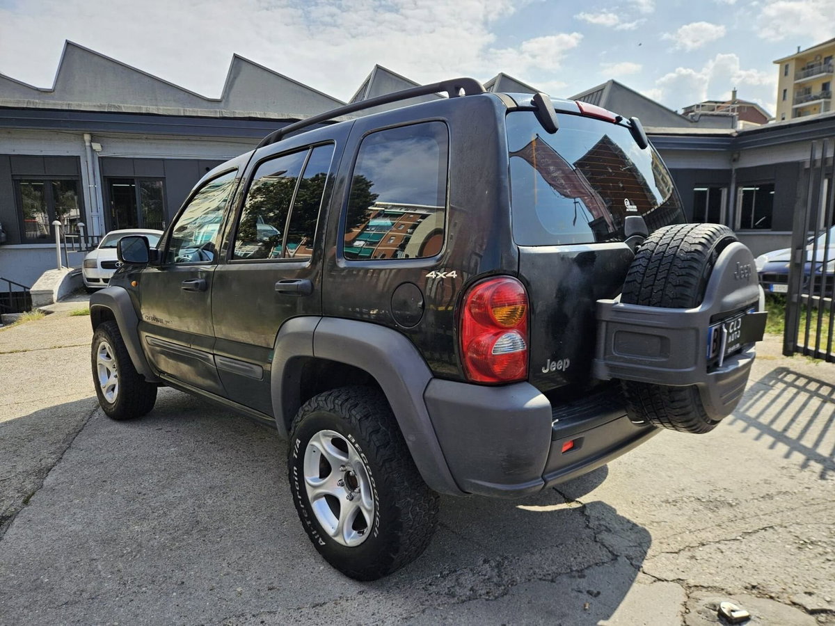 Jeep Cherokee 2.5 CRD Sport (5)