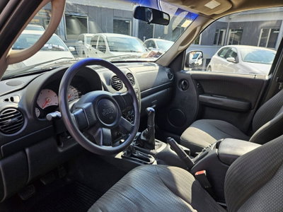 Jeep Cherokee 2.5 CRD Sport (6)