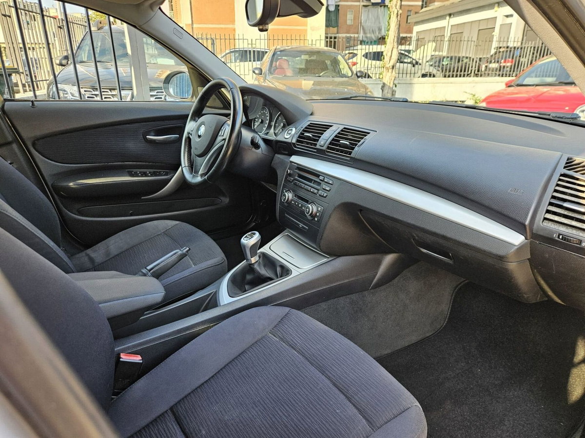 BMW Serie 1 116i cat 5 porte Futura (10)