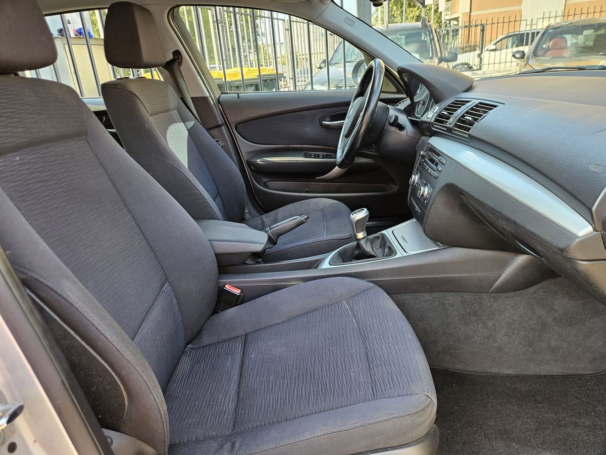BMW Serie 1 116i cat 5 porte Futura (11)