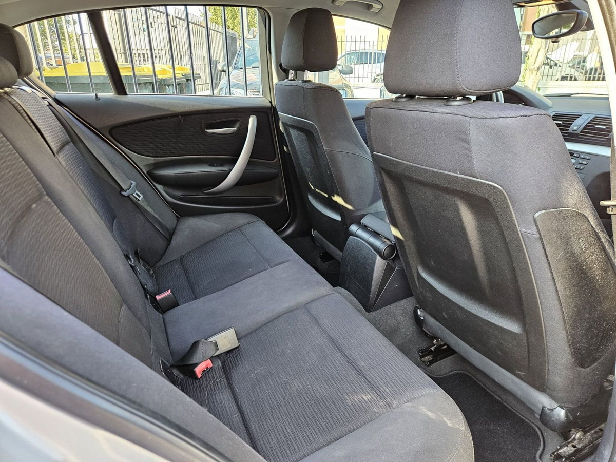 BMW Serie 1 116i cat 5 porte Futura (12)