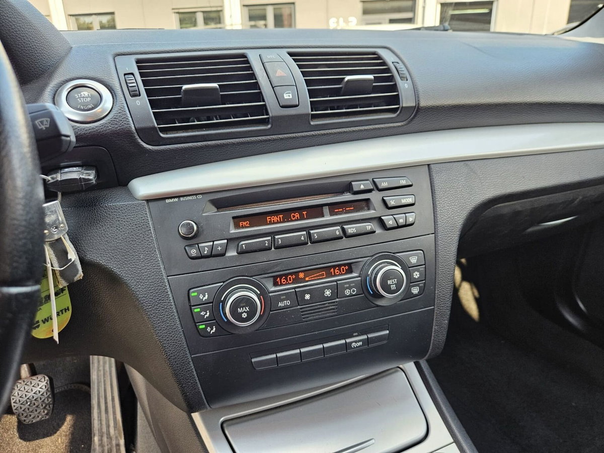 BMW Serie 1 116i cat 5 porte Futura (14)