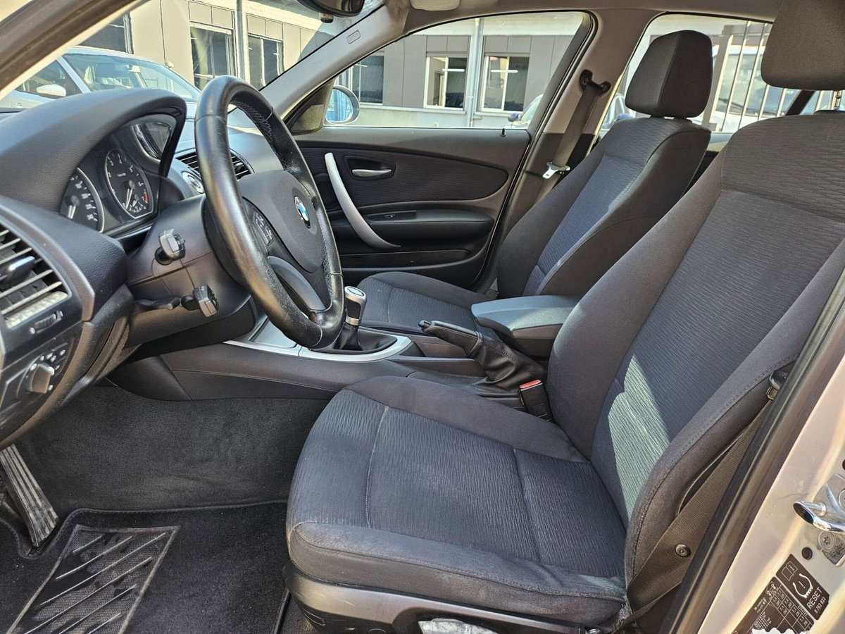 BMW Serie 1 116i cat 5 porte Futura (7)