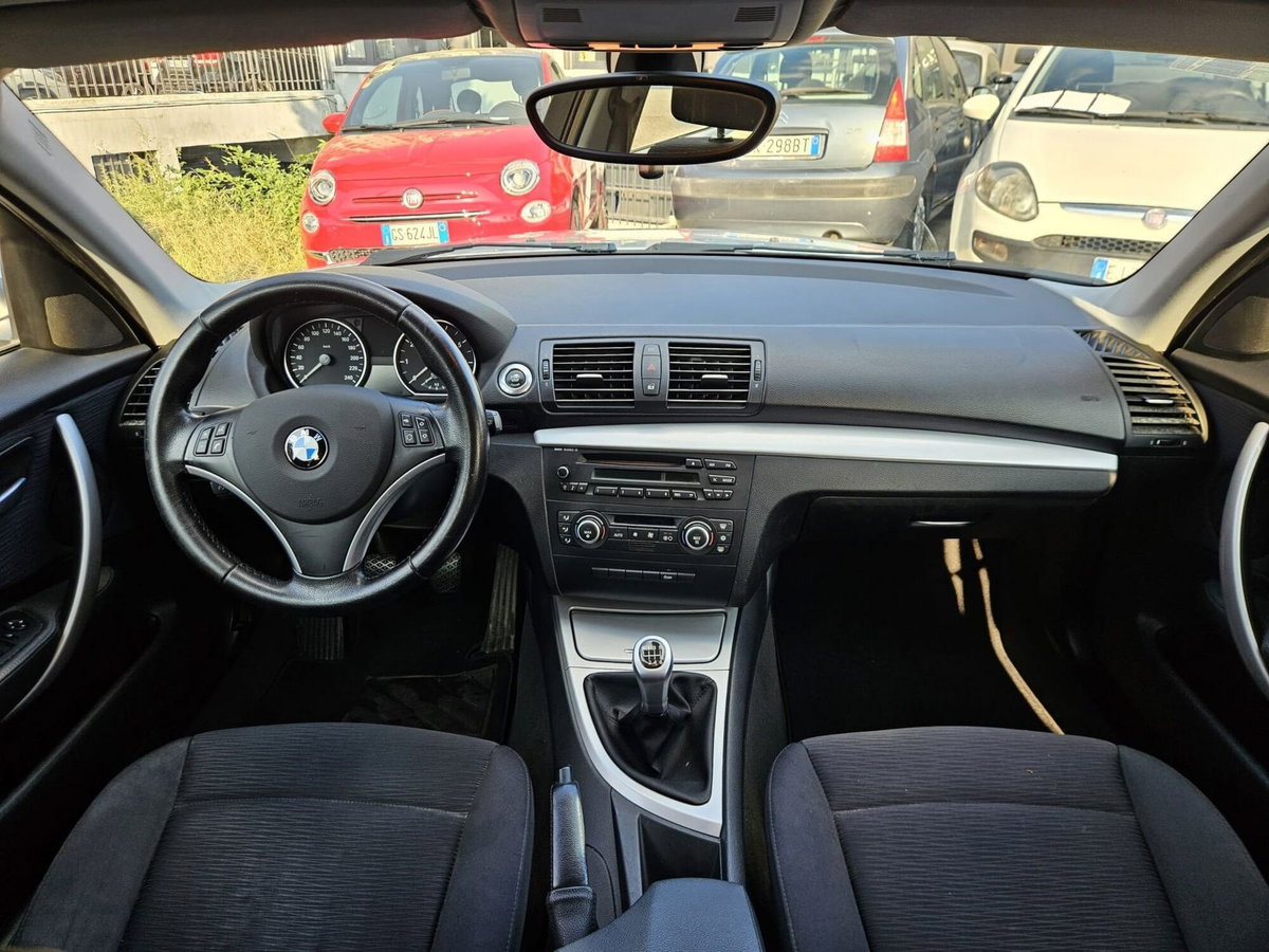 BMW Serie 1 116i cat 5 porte Futura (9)
