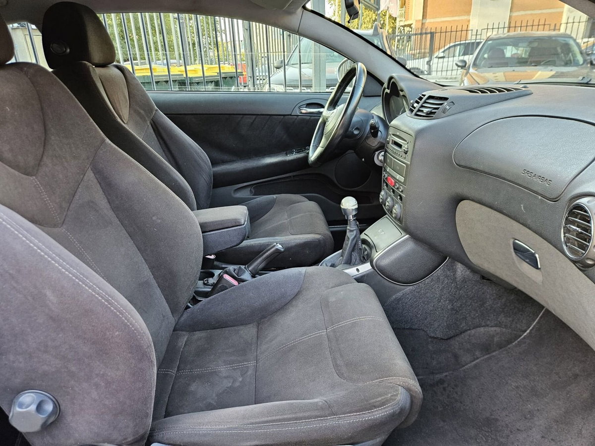Alfa Romeo GT 1.9 MJT 16V Progression (10)