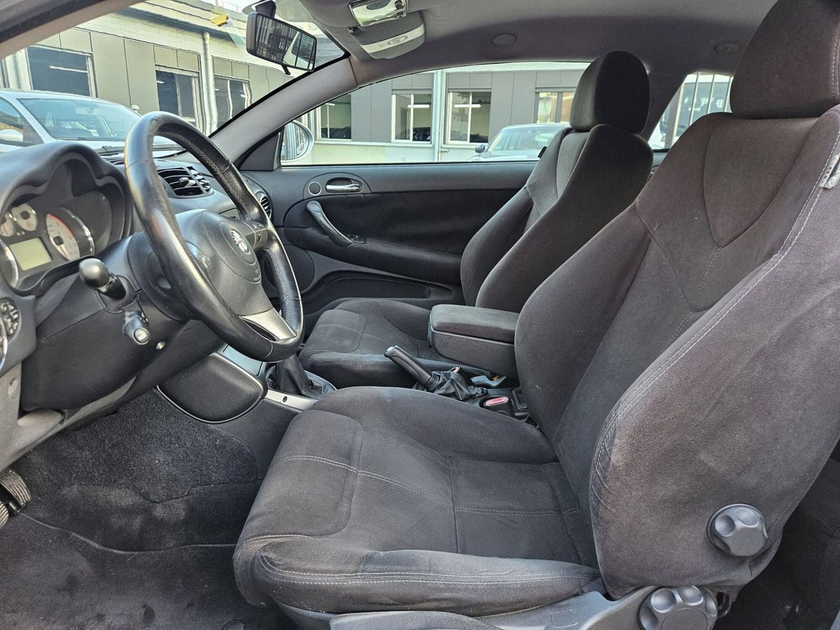 Alfa Romeo GT 1.9 MJT 16V Progression (8)