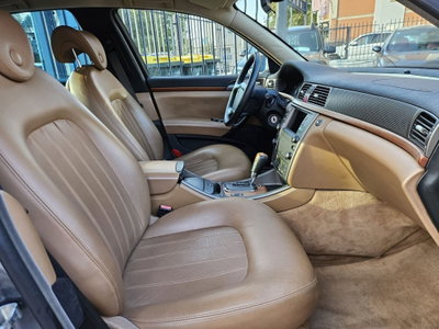 Lancia Thesis JTD 20V aut. Executive (12)