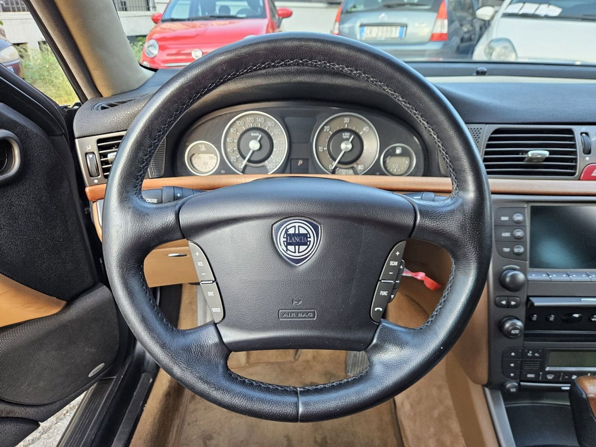 Lancia Thesis JTD 20V aut. Executive (15)