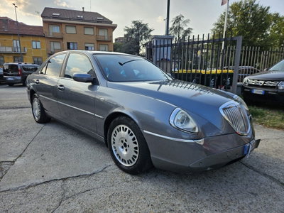 Lancia Thesis JTD 20V aut. Executive (3)