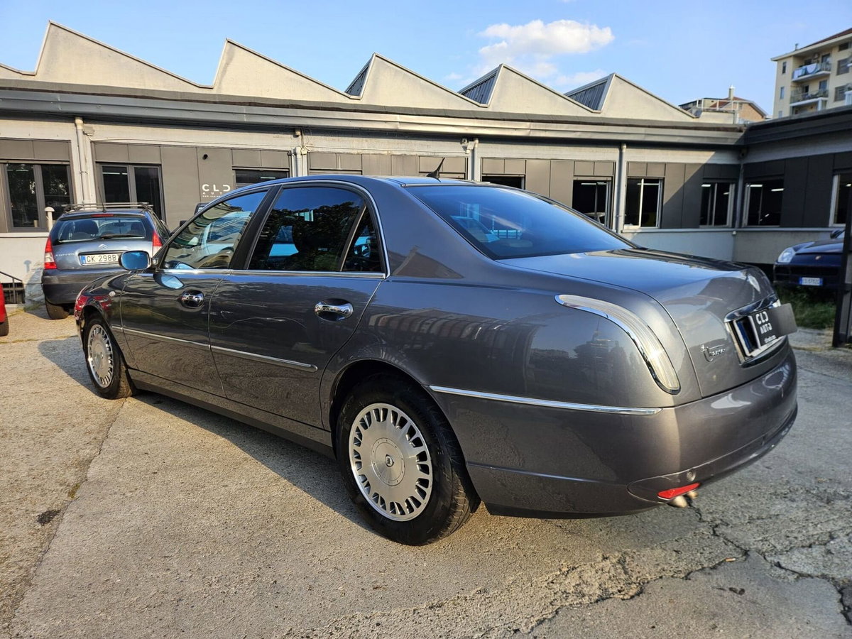 Lancia Thesis JTD 20V aut. Executive (6)