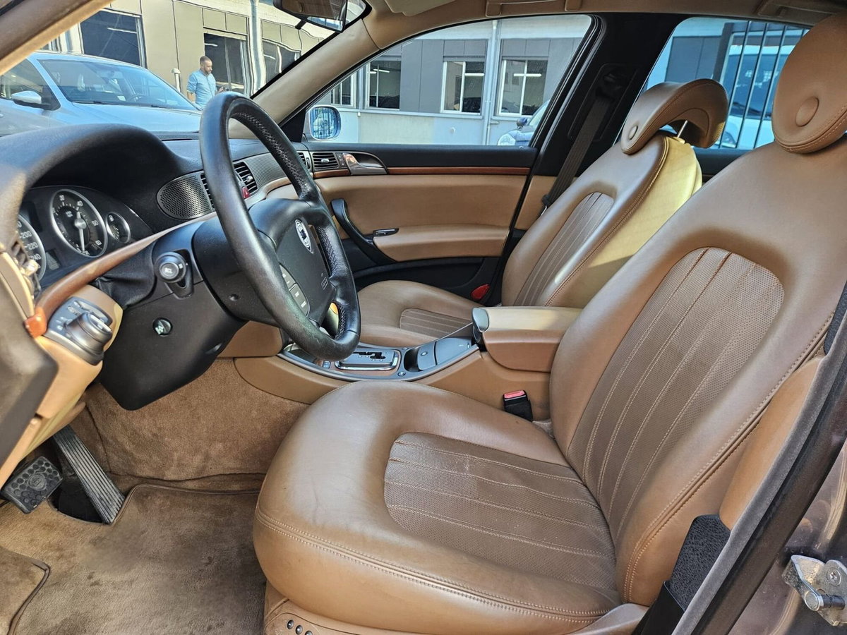 Lancia Thesis JTD 20V aut. Executive (8)