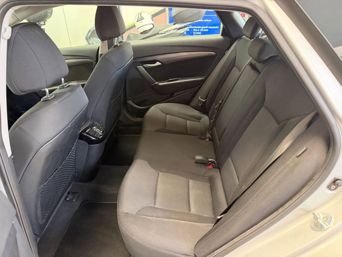 Hyundai i40 Station Wagon 1.7 CRDi 141 CV 7DCT Business (15)