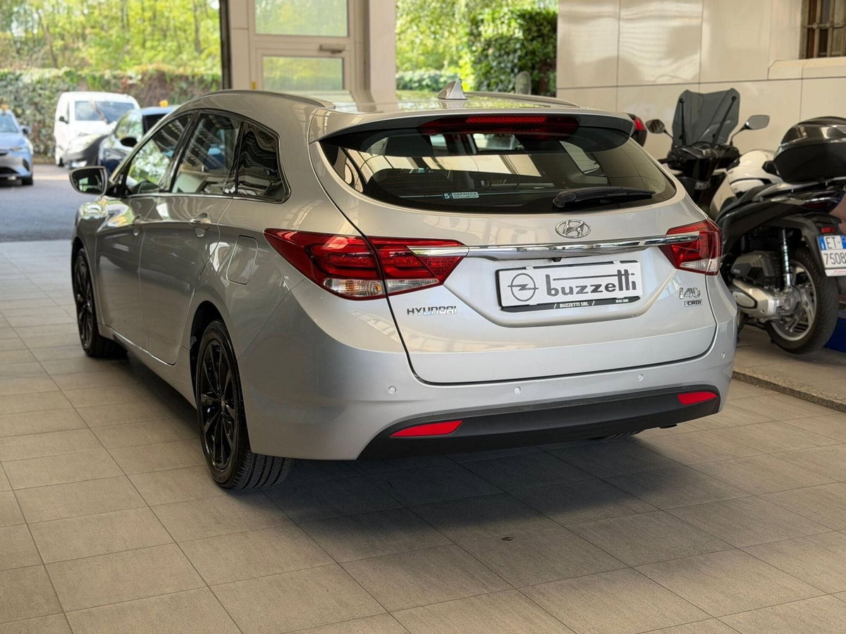 Hyundai i40 Station Wagon 1.7 CRDi 141 CV 7DCT Business (5)