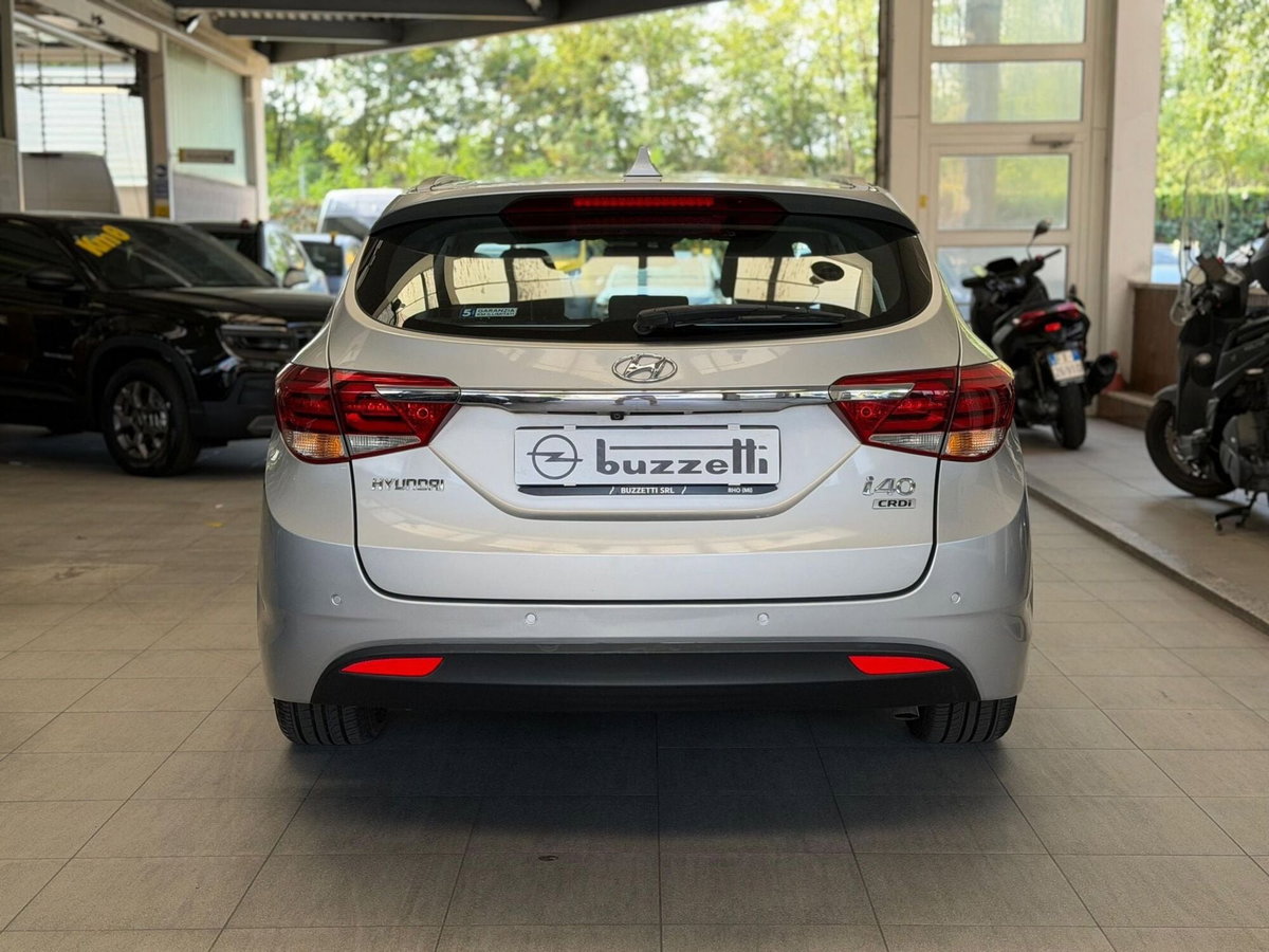 Hyundai i40 Station Wagon 1.7 CRDi 141 CV 7DCT Business (6)