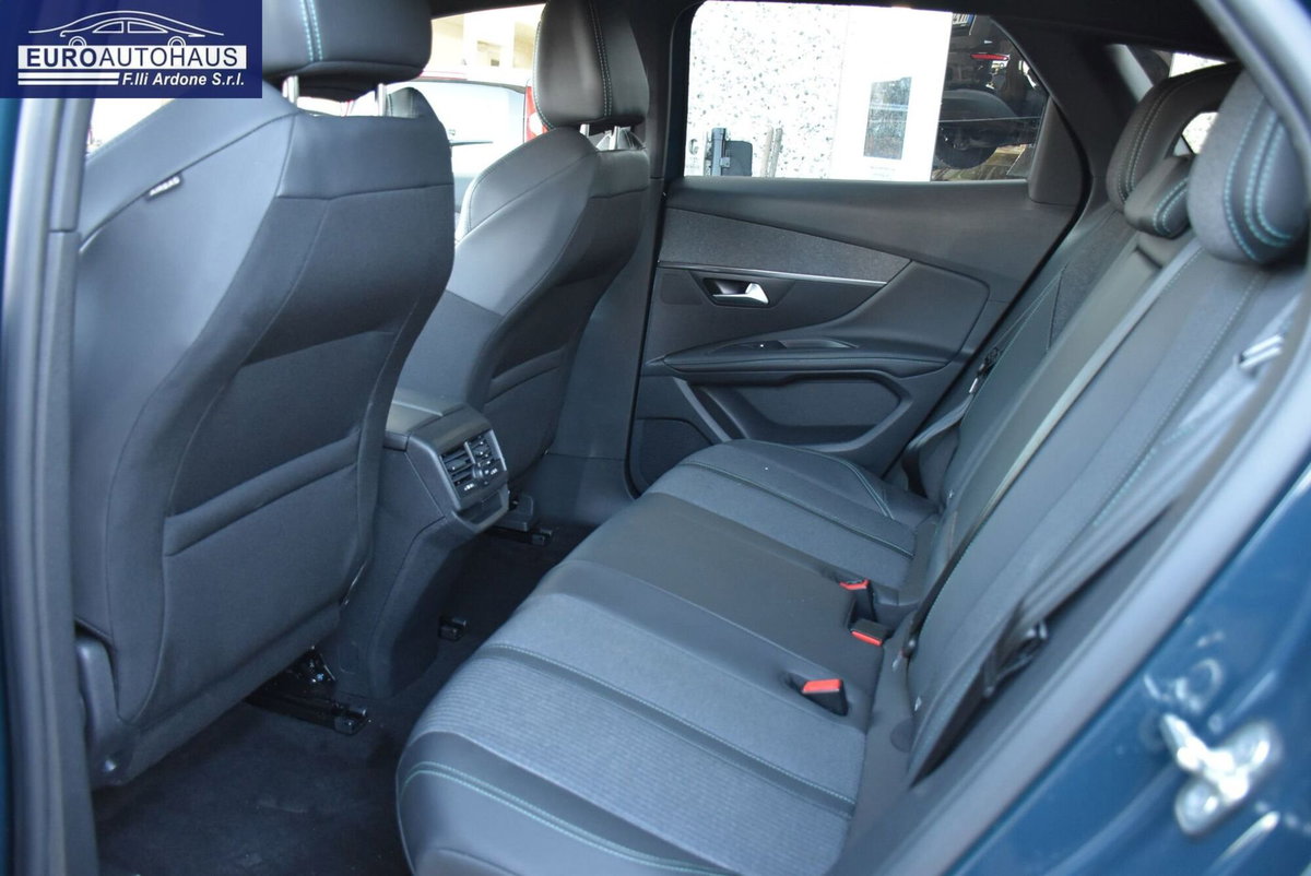 Peugeot 3008 BlueHDi 130 S&S EAT8 Allure Pack (16)