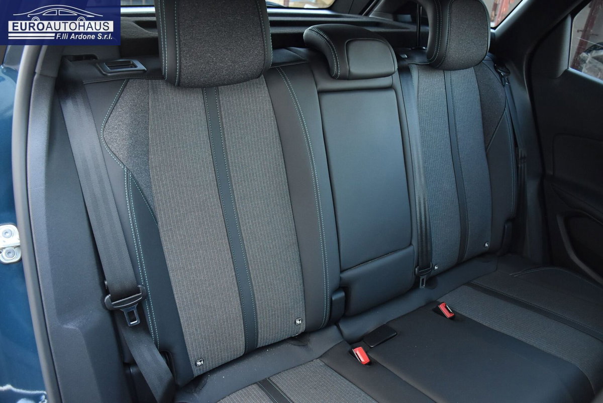 Peugeot 3008 BlueHDi 130 S&S EAT8 Allure Pack (18)