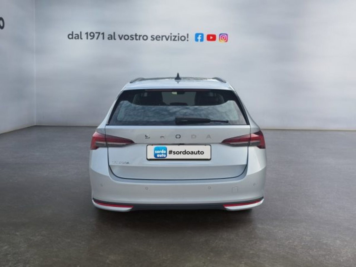 Skoda Octavia Station Wagon 2.0 TDI EVO SCR 150 CV DSG 4x4 Wagon Executive (5)
